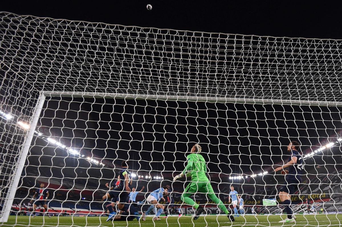 Fotos do jogo de ida da semifinal da Liga dos Campees da Europa, entre PSG e Manchester City, no Parque dos Prncipes, em Paris