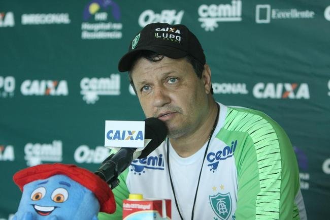 Adilson Batista (2018): 19 jogos, 4 vitrias, 8 empates, 7 derrotas (35,1% de aproveitamento)