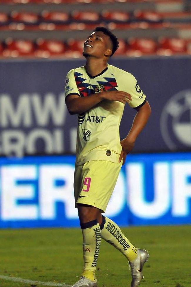 Roger Martnez - O atacante da Seleo Colombiana  alvo do Boca. O clube argentino deseja comprar parte dos direitos econmicos do jogador do Amrica do Mxico, mas o clube mexicano deseja vender 100% dos direitos. Na ltima temporada, ele fez oito gols em 32 jogos.