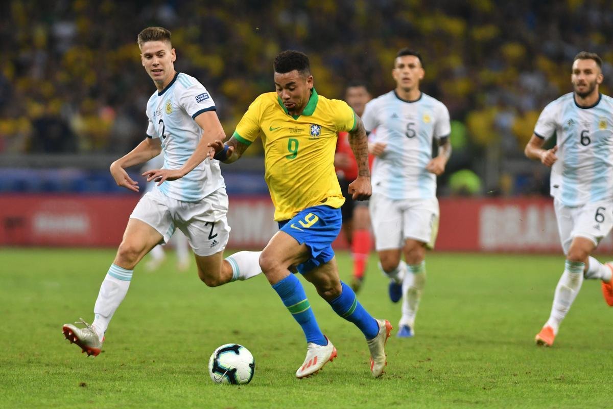 Fotos da vitria do Brasil sobre a Argentina, por 2 a 0, no Mineiro, pela semifinal da Copa Amrica; Gabriel Jesus e Firmino marcaram os gols da seleo em BH