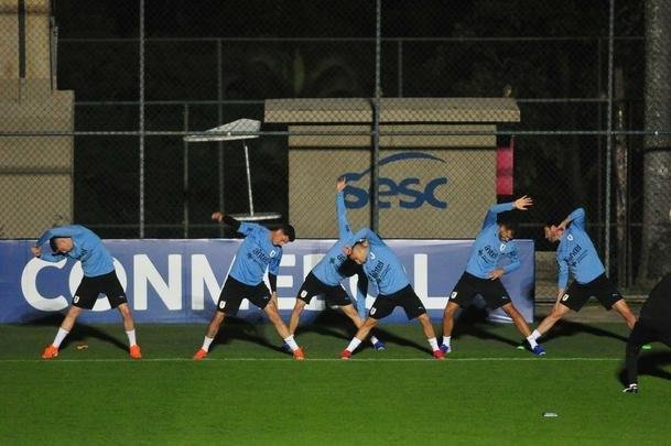Imagens do primeiro treino da Seleo Uruguaia no Sesc Venda Nova, em Belo Horizonte