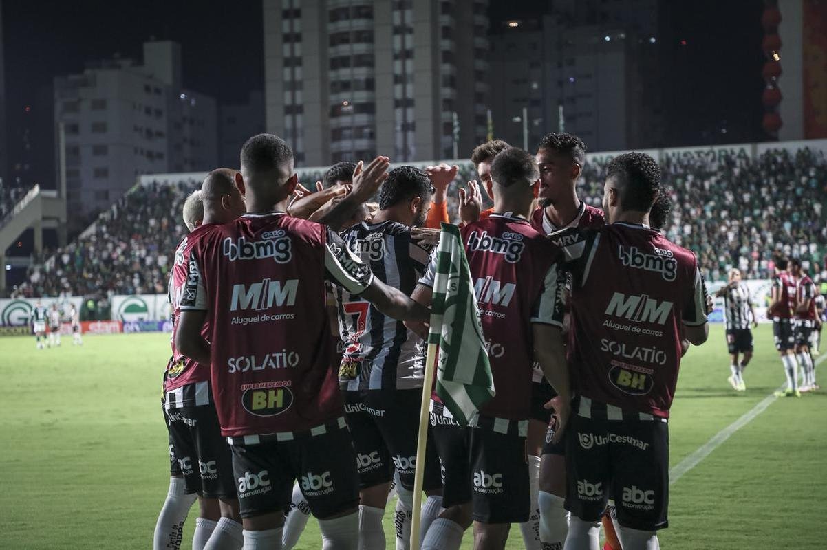Fotos do jogo entre Gois e Atltico no Estdio da Serrinha, em Goinia, pela quarta rodada do Campeonato Brasileiro