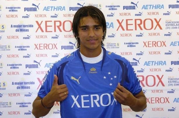 Marcelo Moreno (2007) - tal como Leandro Domingues, destacou-se na campanha do Vitória vice-campeão da Série C de 2006, com 12 gols. Em 2007, um grupo de empresários investiu R$ 830 mil em 90% dos direitos econômicos do jovem de 19 anos e repassou 40% ao Cruzeiro. Inicialmente, Moreno era terceira opção entre os atacantes do elenco, mas ao realizar bons treinamentos, ganhou espaço sob o comando do técnico Dorival Júnior. No primeiro ano, somou seis gols em 14 partidas. No segundo, marcou 15 vezes em 21 presenças. Graças à boa performance, foi vendido ao Shakhtar Donetsk, da Ucrânia, por 9 milhões de euros. Sem brilho na Europa, retornou ao Brasil para defender o Grêmio, em 2012, e posteriormente foi emprestado a Flamengo (2013) e Cruzeiro (2014). Na segunda passagem pela Toca, o centroavante boliviano contabilizou 24 gols em 57 jogos e conquistou dois títulos: Campeonato Mineiro e Campeonato Brasileiro.