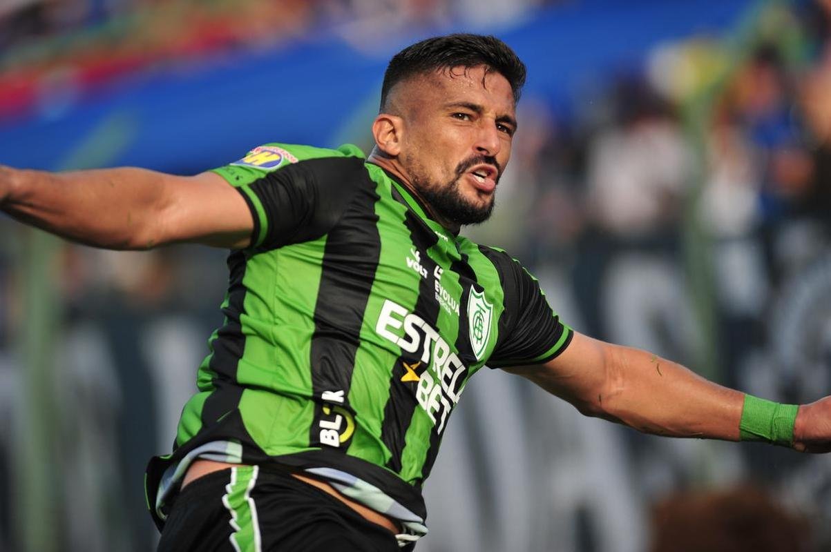 Cruzeiro e Amrica se enfrentaram na Arena do Jacar, em Sete Lagoas, pelo jogo de ida da semifinal do Campeonato Mineiro