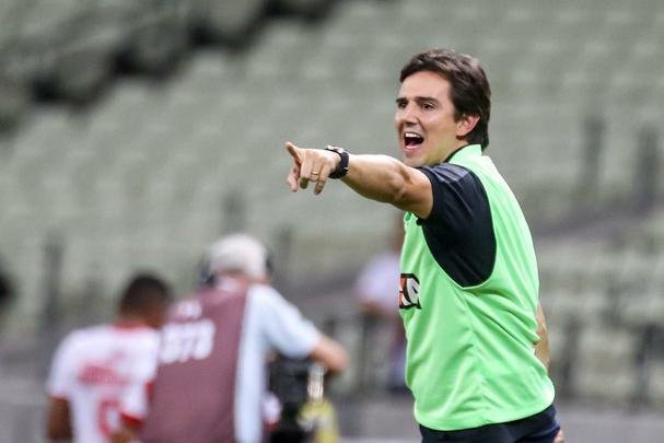 Veja imagens do empate entre Ferroviário-CE e Atlético no Castelão