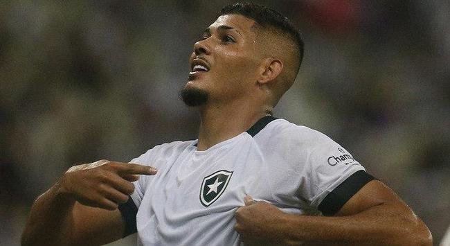 8 - Erison (Botafogo) - 17 jogos e 10 gols