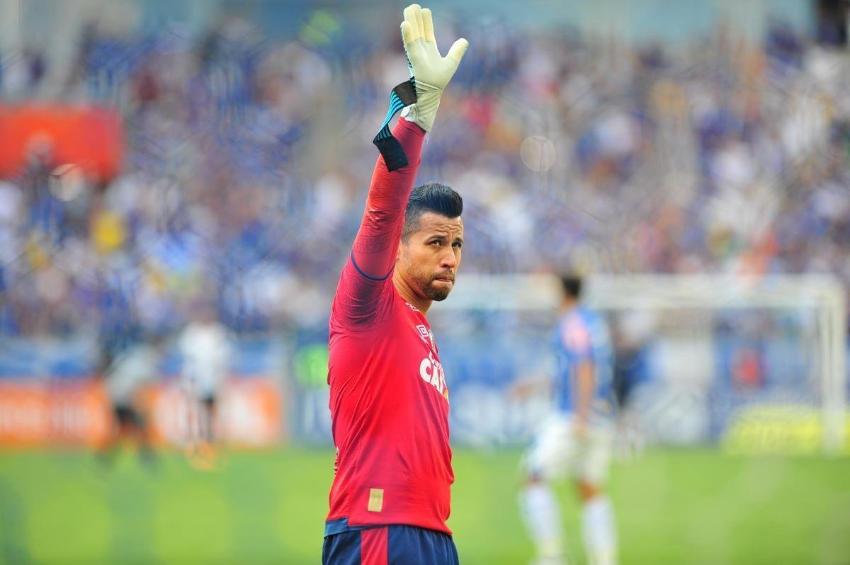 Fotos do jogo entre Cruzeiro e Corinthians, no Mineiro, pela 26 rodada do Campeonato Brasileiro