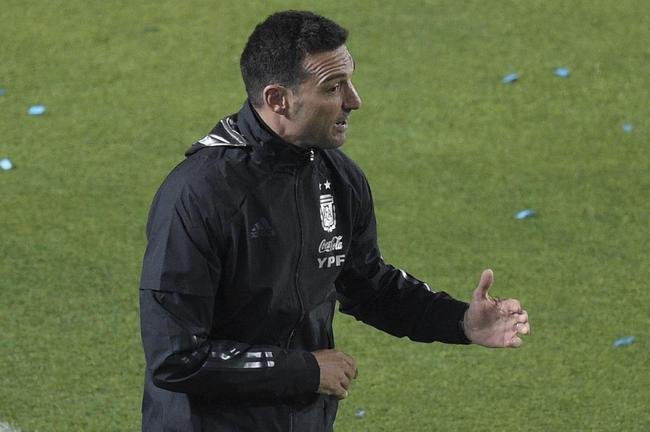 Sem Neymar, Brasil encarou a Argentina em clssico agitado pelas Eliminatrias