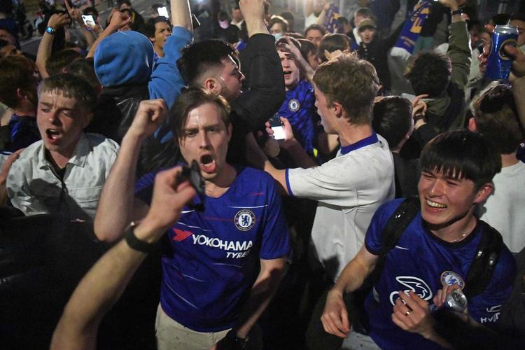 Chelsea faz a festa depois de vencer o Manchester City e faturar o bi na Liga dos Campeões