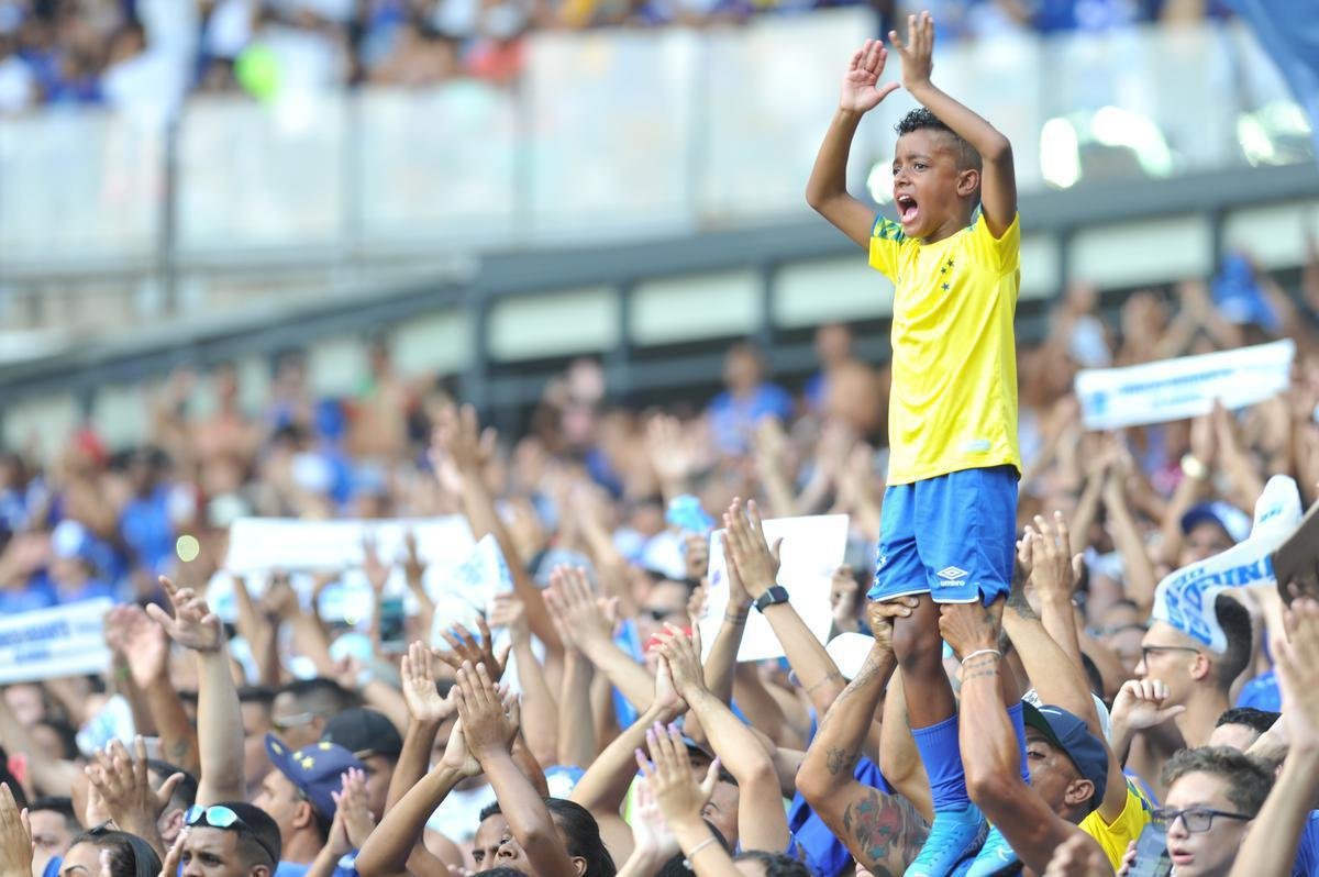 Fotos da torcida do Cruzeiro no clssico contra o Atltico, no Mineiro