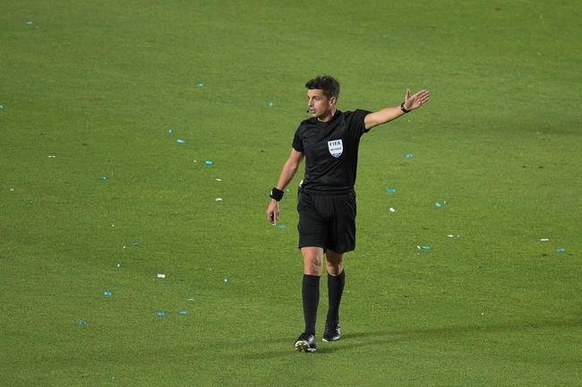 Sem Neymar, Brasil encarou a Argentina em clssico agitado pelas Eliminatrias