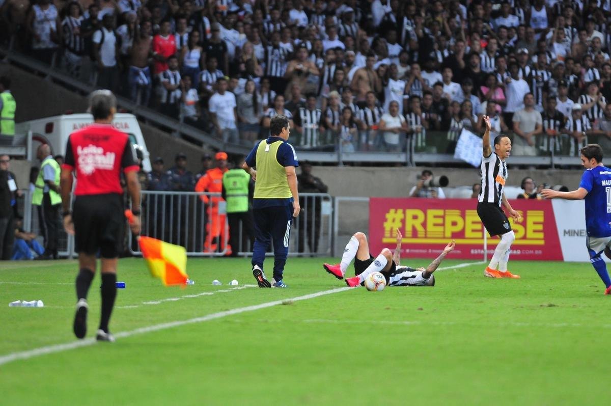 Imagens do clssico mineiro entre Atltico e Cruzeiro 