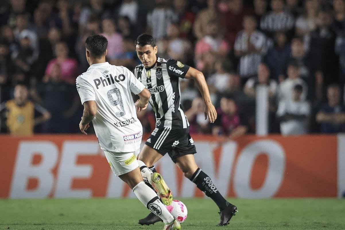 Fotos do jogo entre Santos e Atltico na Vila Belmiro, em Santos, pela 30 rodada do Campeonato Brasileiro