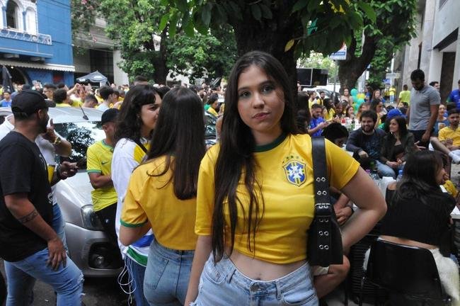 Concentrao de torcedores nos bares da Rua Antnio de Albuquerque, na Savassi