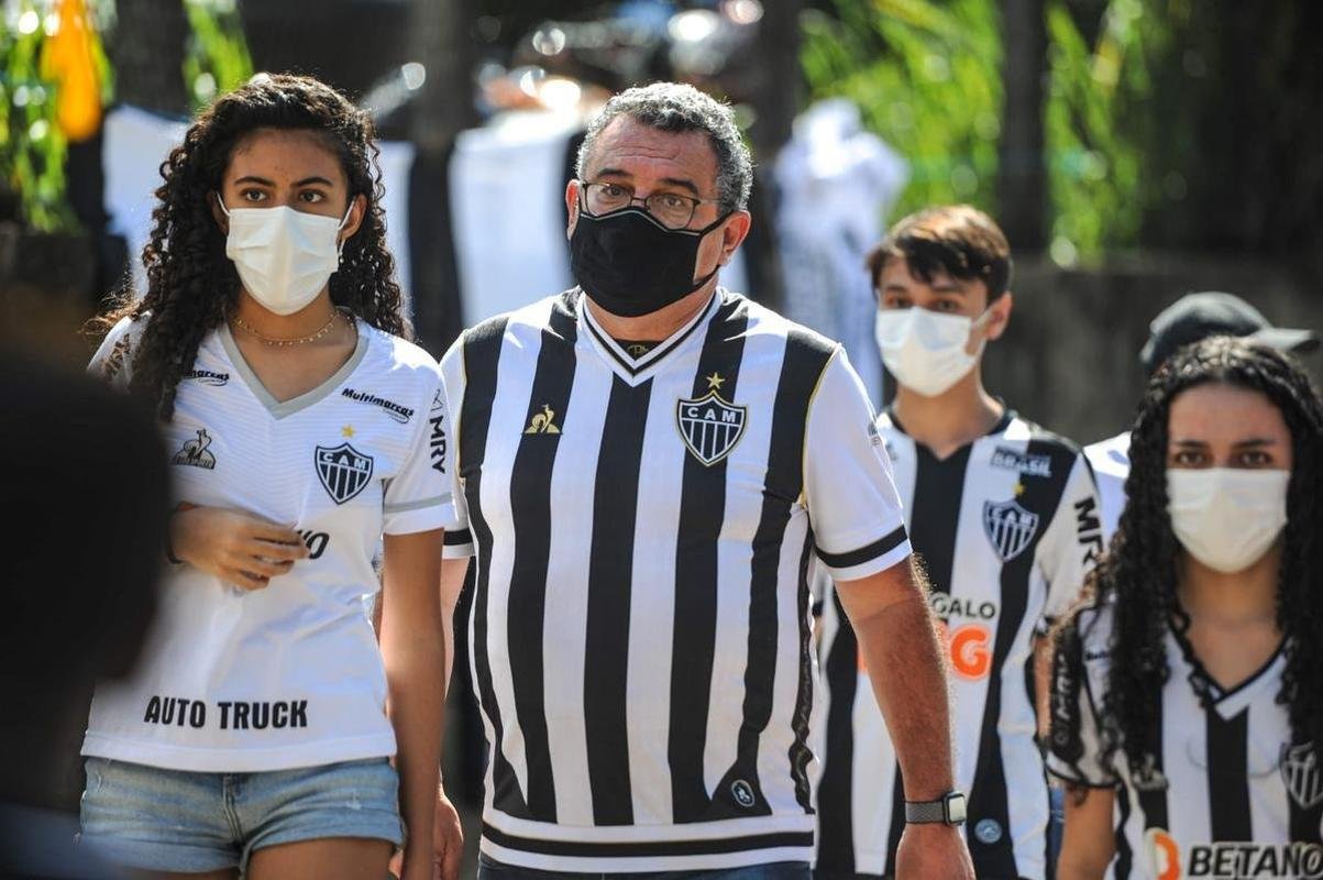 Torcida do Atltico chegou animada ao Mineiro para o jogo da taa, contra o RB Bragantino. Dia de festejar com o time o ttulo do Campeonato Brasileiro de 2021