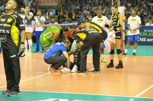 Minas x Praia: veja fotos da primeira partida da final