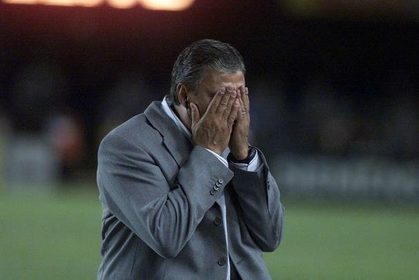 Atual tcnico da Seleo Brasileira, Tite no fez um grande trabalho no Atltico na temporada 2005. No nico clssico em que esteve presente, o time alvinegro foi derrotado por 2 a 1.