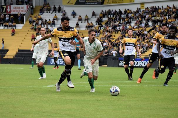 Criciúma e América se enfrentaram no Heriberto Hülse, pela terceira rodada da Série B