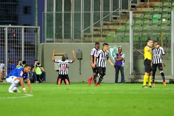 Aps por 2 a 2 no tempo normal, Cruzeiro derrotou Atltico por 4 a 2 nas penalidades e se sagrou campeo de torneio indito. Em 2018, clube celeste disputar a Copa Libertadores da categoria