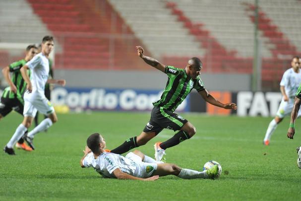 Fotos do jogo entre Amrica e Cuiab, no Independncia, pela 16 rodada da Srie B