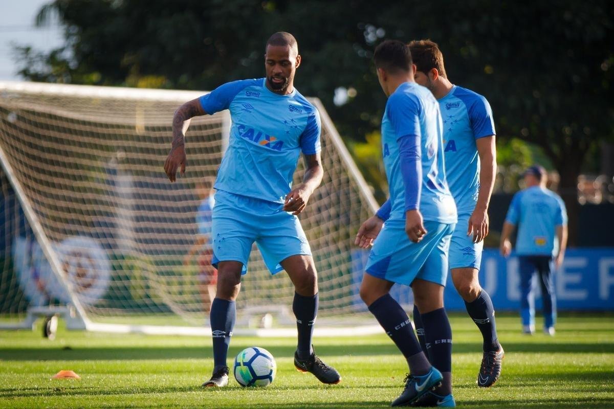 Imagens do treinamento do Cruzeiro s vsperas de duelo contra o Cear, pelo Brasileiro