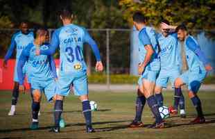 Cruzeiro encerrou preparao para jogo com Palmeiras em treino fechado na Toca da Raposa II