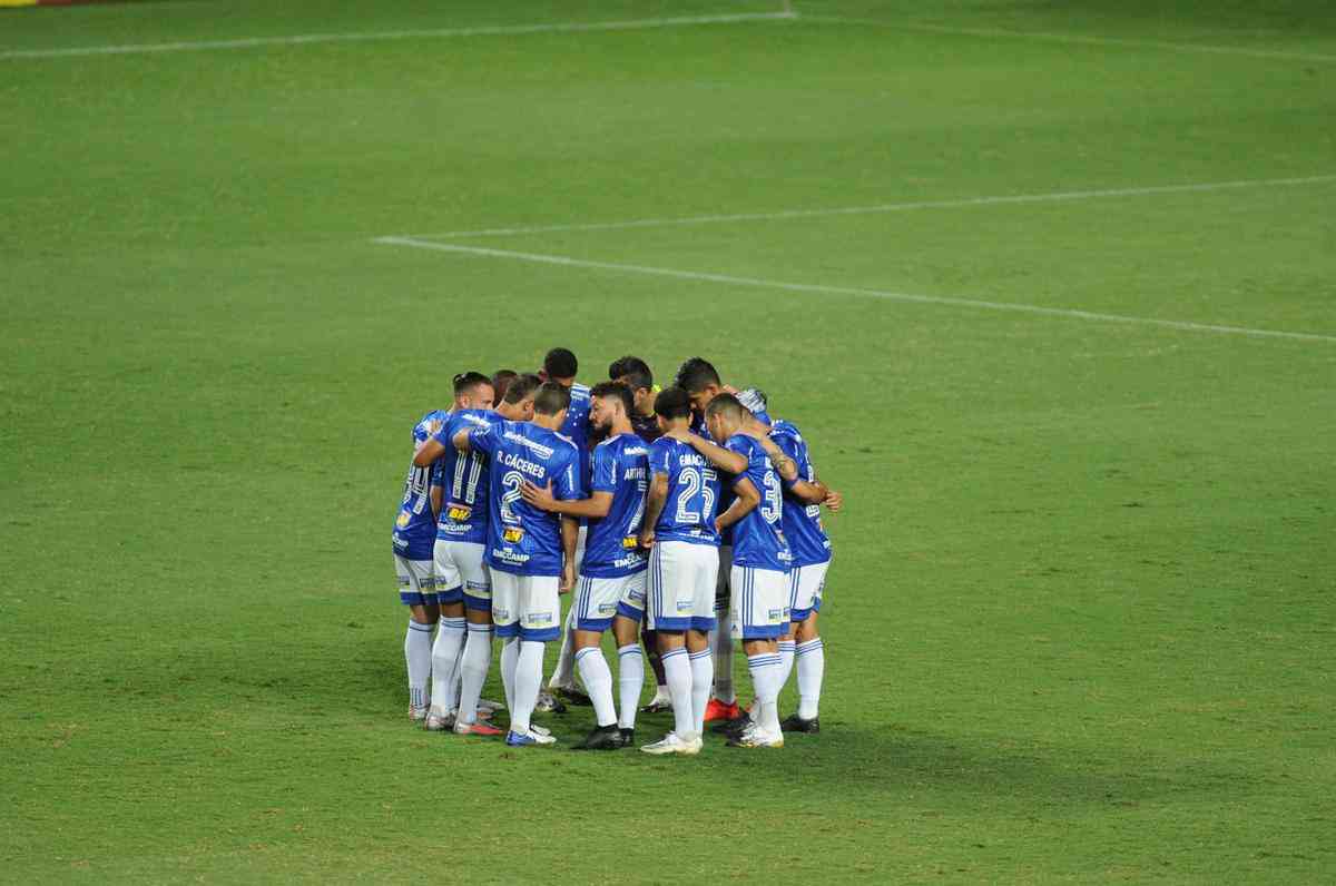 Fotos do jogo entre Cruzeiro e Cuiabá, no Independência, em Belo Horizonte, pela 32ª rodada da Série B do Campeonato Brasileiro