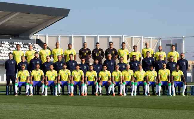Seleo Brasileira posa para foto oficial da Copa do Mundo do Catar