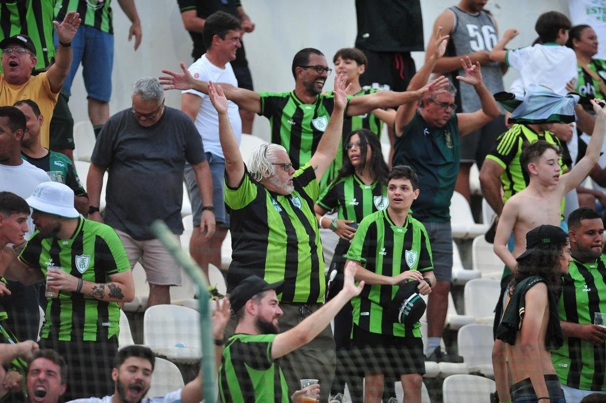Cruzeiro e Amrica se enfrentaram na Arena do Jacar, em Sete Lagoas, pelo jogo de ida da semifinal do Campeonato Mineiro