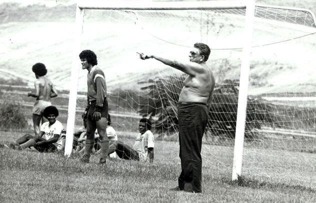 Fotos da carreira do polmico tcnico Yustrich, o Homo