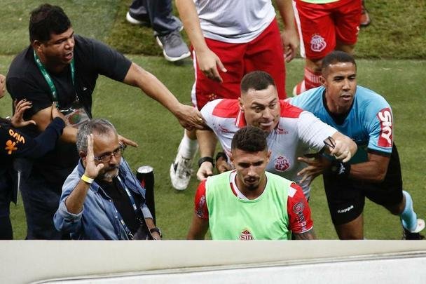 Tricolor do Arruda enfrenta Cavalo de Aço, na Arena de Pernambuco, em partida válida pela 15ª rodada da Série C