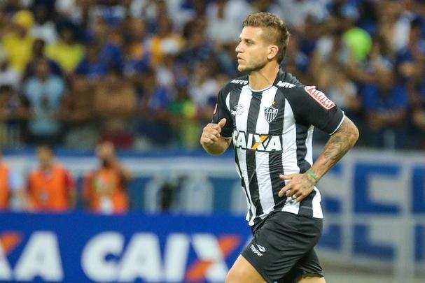 Rafael Moura - De volta ao Atlético em 2017, Rafael Moura reestreou pelo clube na derrota para o Cruzeiro, por 1 a 0, pela Primeira Liga. Foram 49 partidas e dez gols pelo Galo no ano. Em 2018, se transferiu para o América.