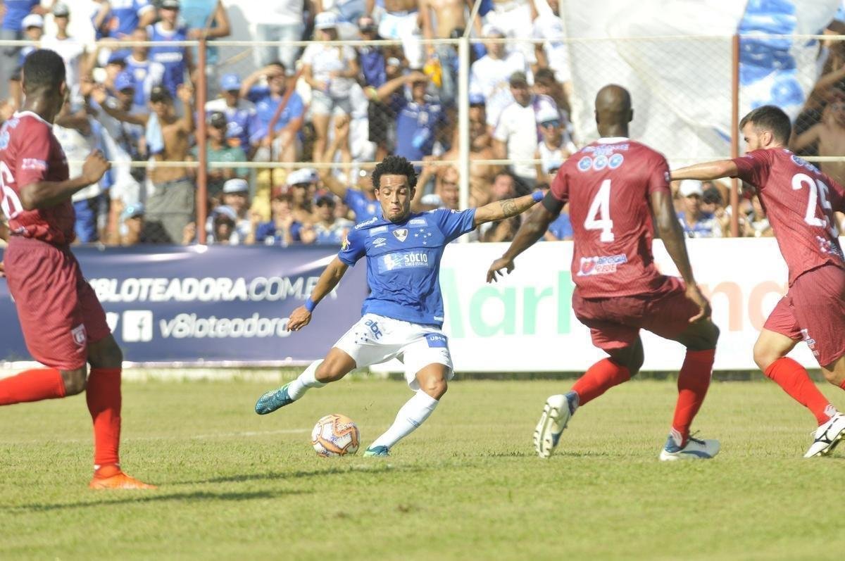 Cruzeiro abriu 2 a 1 no primeiro tempo, com gols de Raniel e Robinho; Alemo descontou para o Guarani