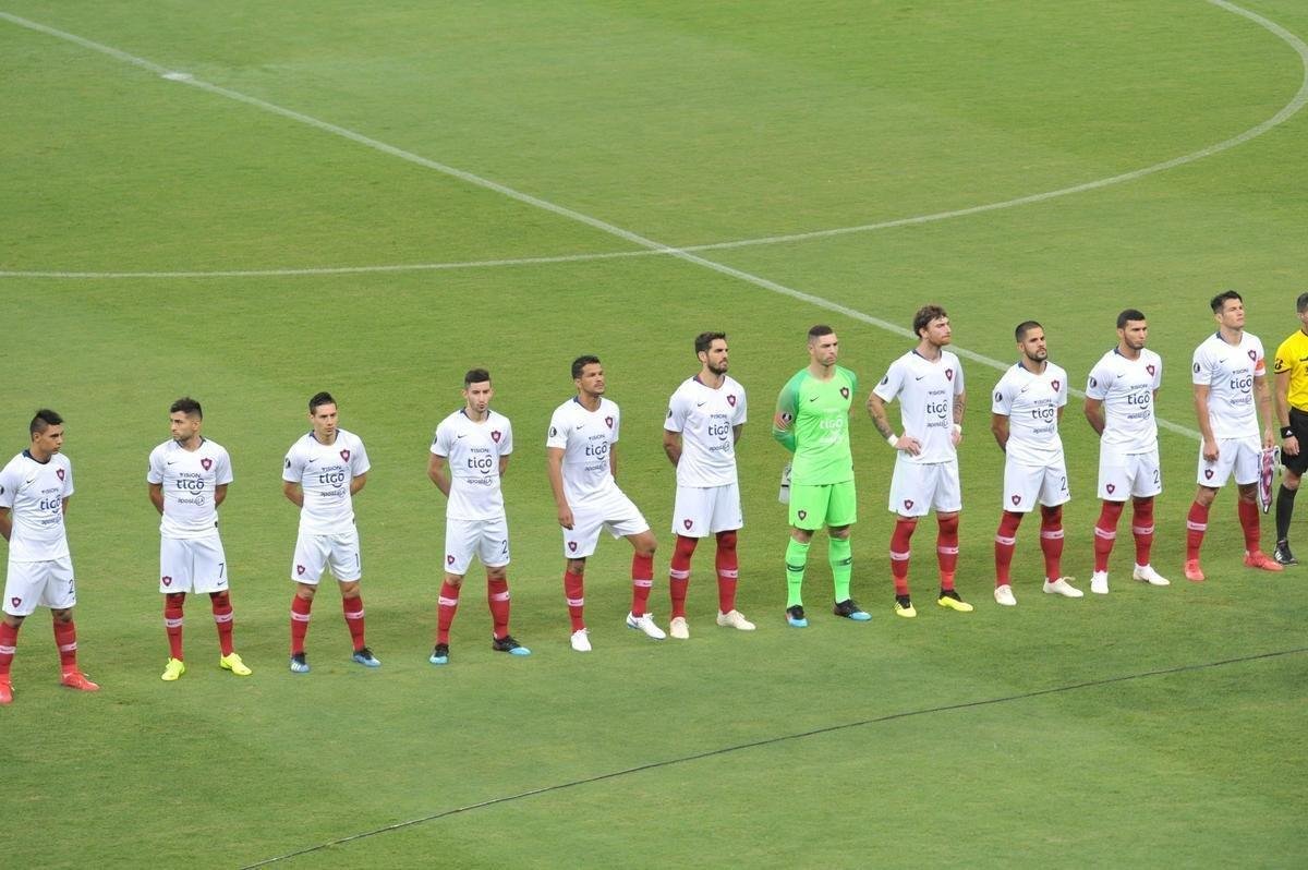 Fotos do duelo entre Atltico e Cerro Porteo, no Mineiro, pelo Grupo E da Copa Libertadores