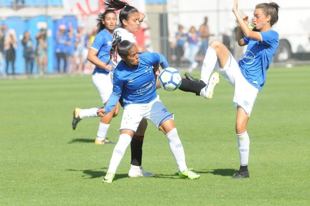 Cruzeiro e So Paulo ficaram no empate por 1 a 1 na finalssima do Brasileiro Feminino A2