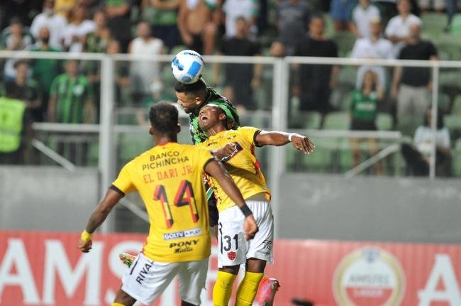 Fotos do empate por 0 a 0 entre Amrica e Barcelona de Guayaquil, no Independncia, em BH, pela terceira fase da Copa Libertadores
