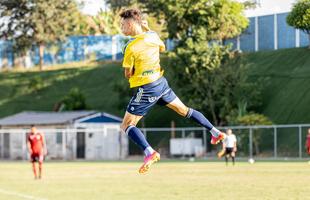 Fotos do jogo-treino entre Cruzeiro e Boa Esporte, disputado na Toca da Raposa II, em Belo Horizonte. Time celeste venceu por 2 a 0, com gols de Stnio