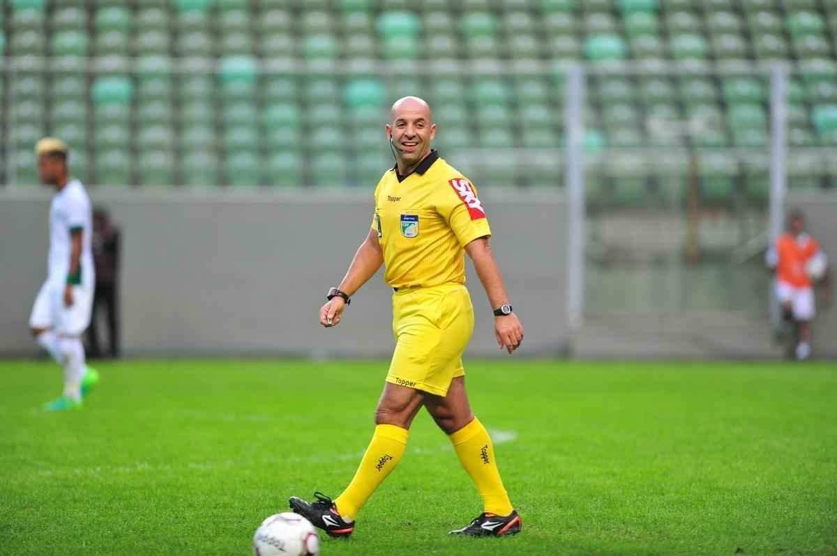 Amrica e Guarani se enfrentaram, no Horto, pela 14 rodada da Srie B do Campeonato Brasileiro