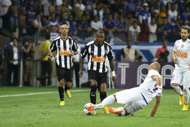 Imagens da deciso entre Cruzeiro e Atltico no Mineiro