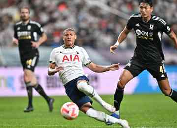 Kane, Son e Dier marcam os gols do  triunfo dos Spurs no amistoso em Seul; atacante brasileiro passa em branco em jogo de nove gols 