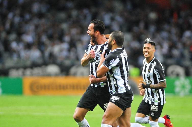 Fotos da partida entre Atltico e Fortaleza, pela ida da semifinal da Copa do Brasil, no Mineiro