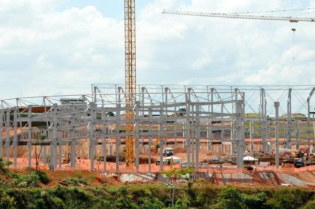 Arena MRV completa um ano de obras neste 20 de abril de 2021. Veja como est� o andamento da constru��o do est�dio do Atl�tico, que tem previs�o de ficar pronto em outubro de 2022. Ser�o 46 mil lugares, 2.333 vagas de estacionamento, 40 bares e 80 camarotes. O empreendimento fica no bairro Calif�rnia, em Belo Horizonte. (Fotos de Gladyston Rodrigues/EM/D. A Press)