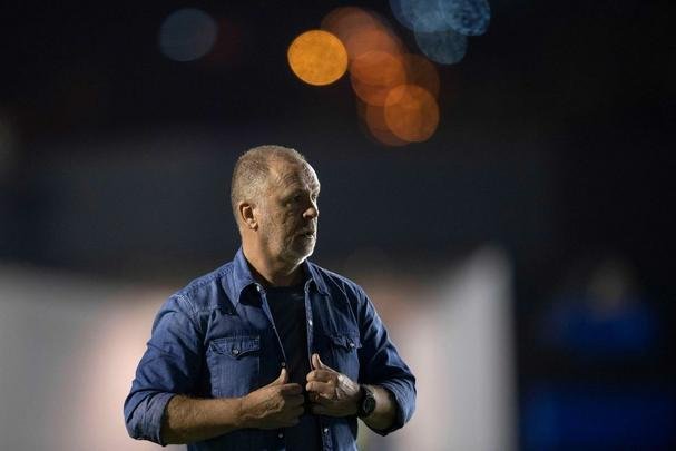 Cruzeiro goleou Vasco por 4 a 0 e causou a ira da torcida cruz-maltina em So Janurio