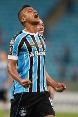 Cícero - O armador, de 34 anos, disputou 46 jogos nesta temporada e marcou 6 gols. O jogador não deve ter o vínculo renovado pelo Grêmio e ficará disponível no mercado.