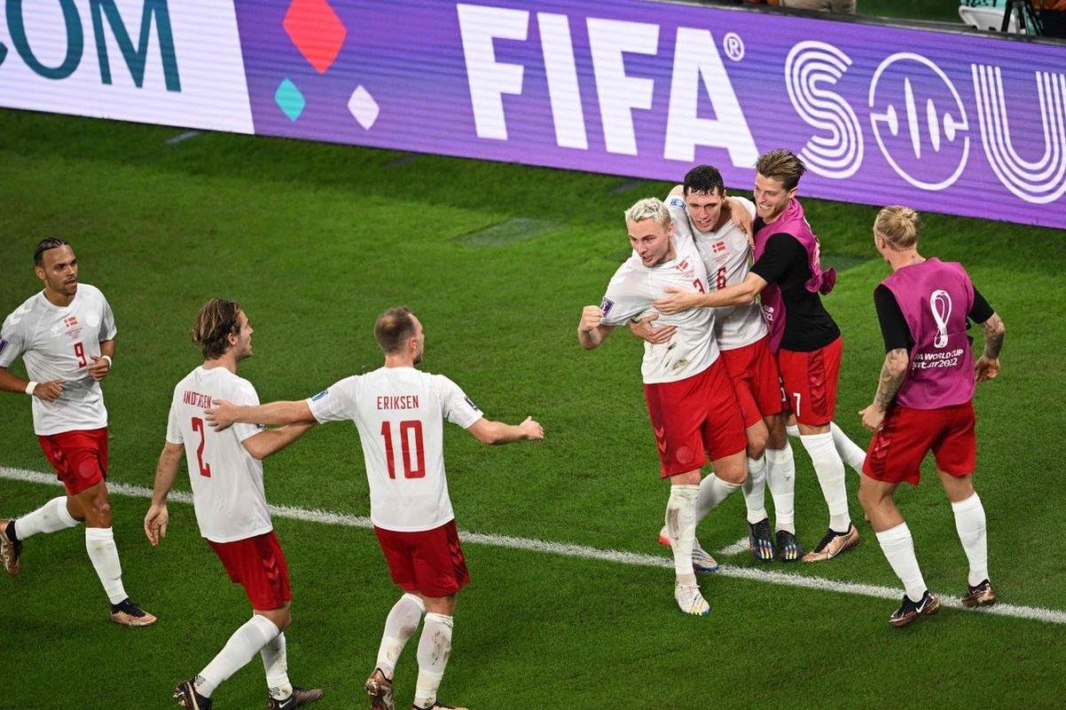 28 - Dinamarca - 1 ponto e dois gols negativos de saldo