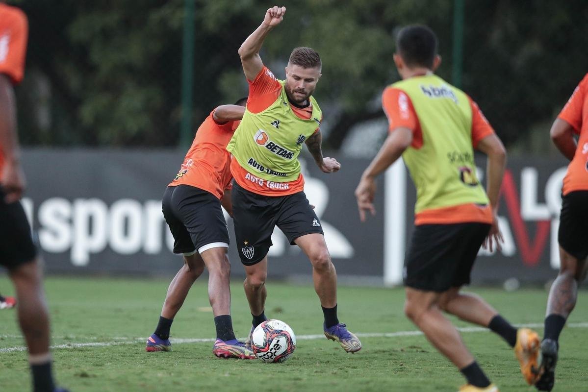 Com novo uniforme de treino, Atlético fechou nesta sexta-feira sua preparação para enfrentar o Athletic, às 19h deste sábado, no Independência, pela 11ª rodada do Campeonato Mineiro