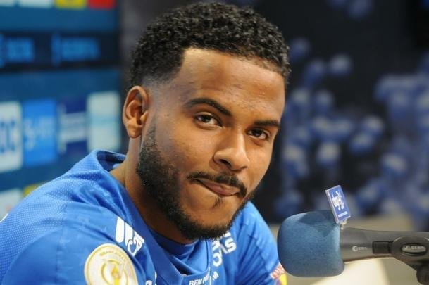 Fotos da apresentao do atacante Ezequiel no Cruzeiro