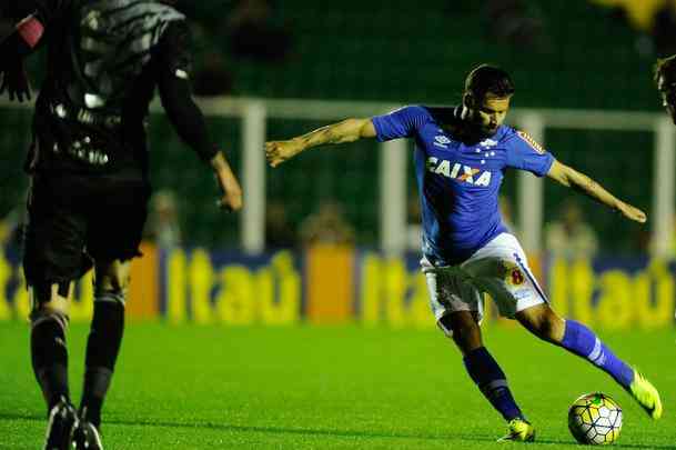 Fotos de Figueirense x Cruzeiro, no Orlando Scarpelli, pela 21 rodada do Campeonato Brasileiro
