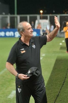 Lances do primeiro tempo do duelo entre Atltico e Defensor, pela terceira fase da Copa Libertadores