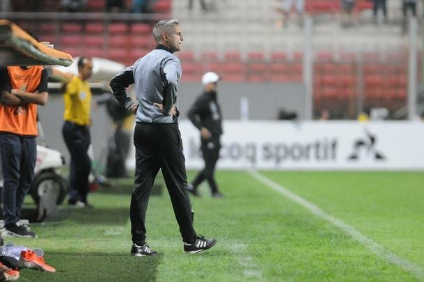 Atltico e Santos travaram primeira batalha pelas oitavas de final da Copa do Brasil